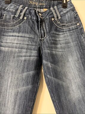 Women’s Medium Blue Straight-Leg Jeans